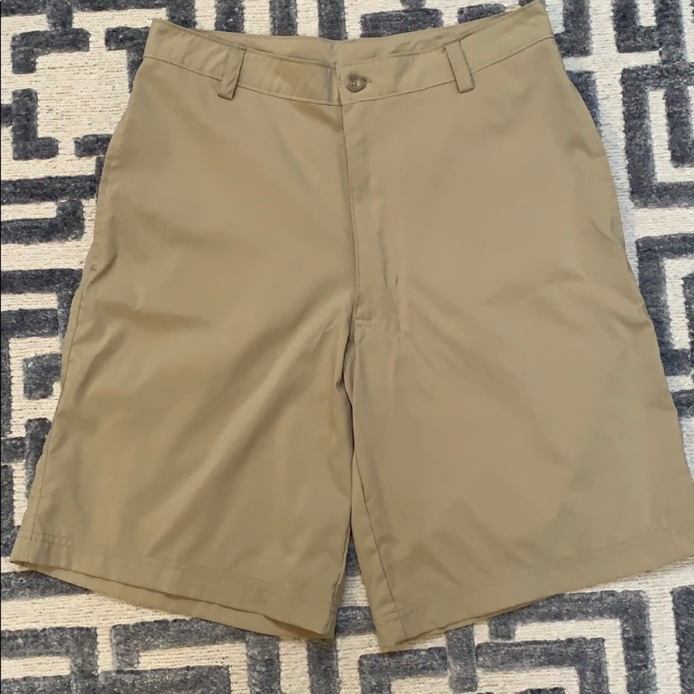 Champion C9 men’s lightweight khaki golf shorts